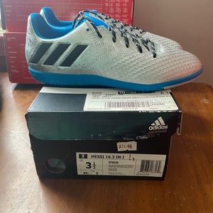 Messi 16.3 indoor soccer shoes